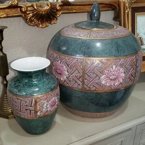 WBI Porcelain Ginger Jar & Vase